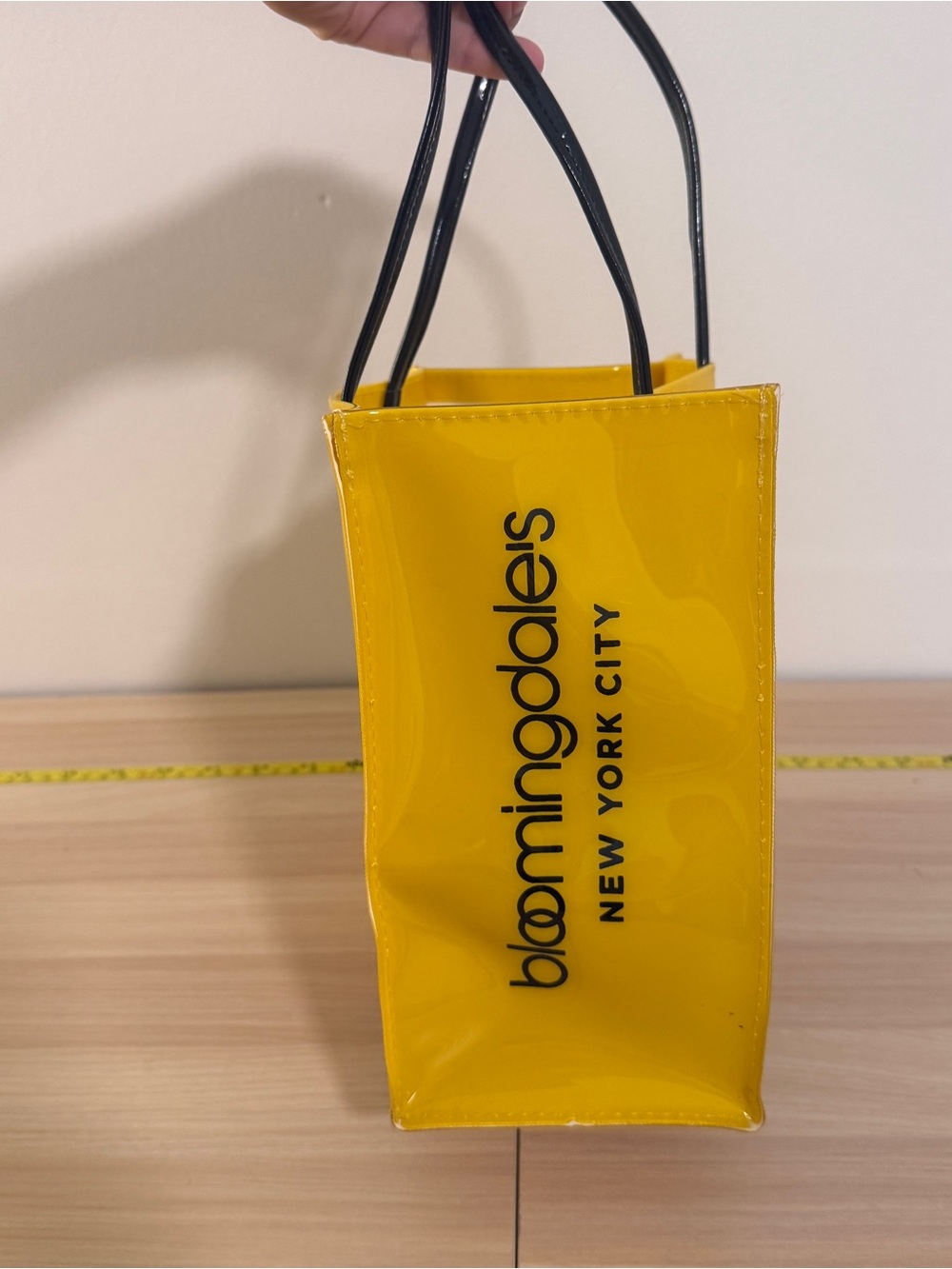 Bloomingdale’s Little NYC Bag Yellow Black Logo Glossy Tote Y2K Streetwear VTG - Picture 4 of 11